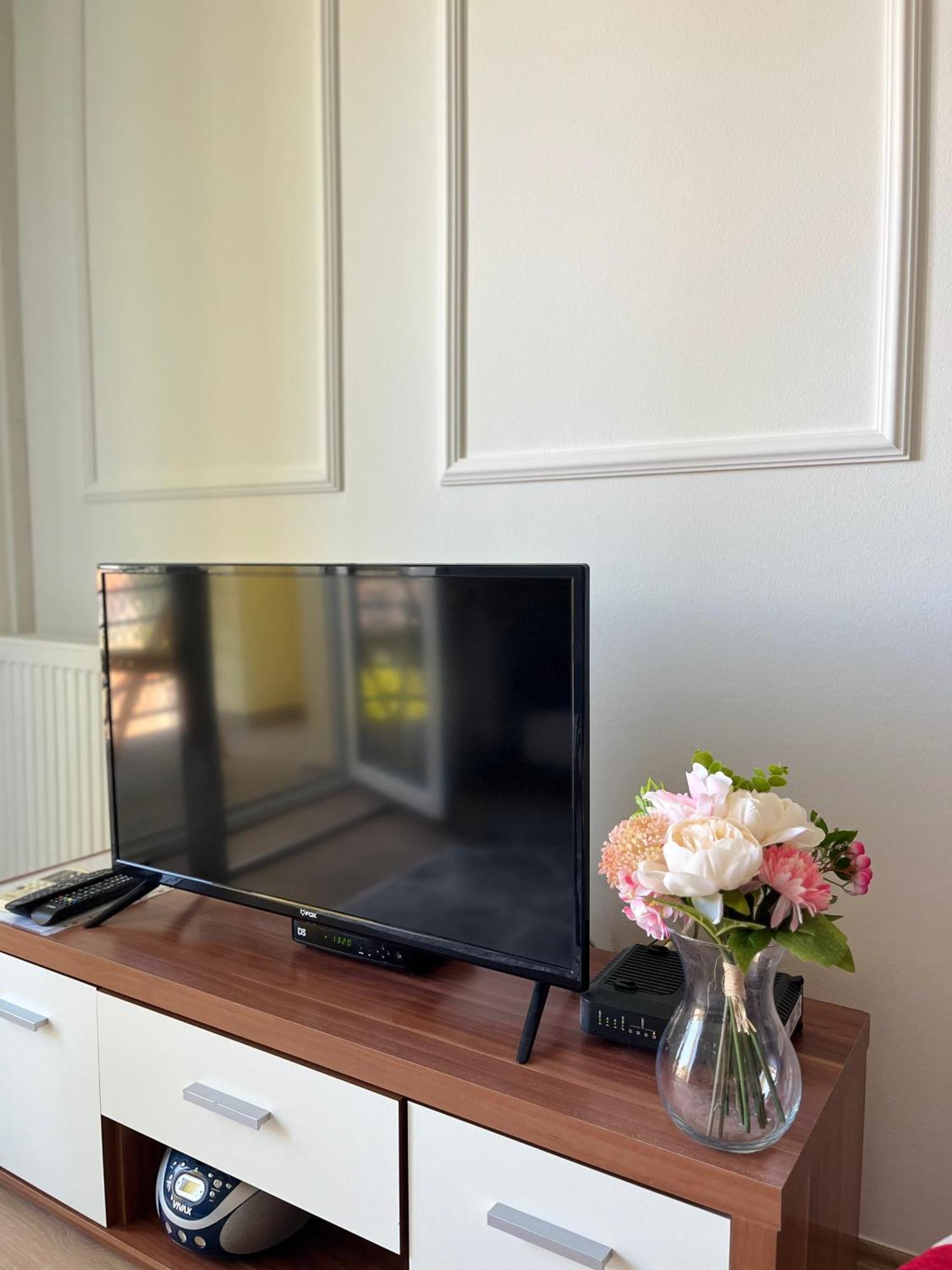 Apartment Vera With Free Garage Novi Sad Exterior foto